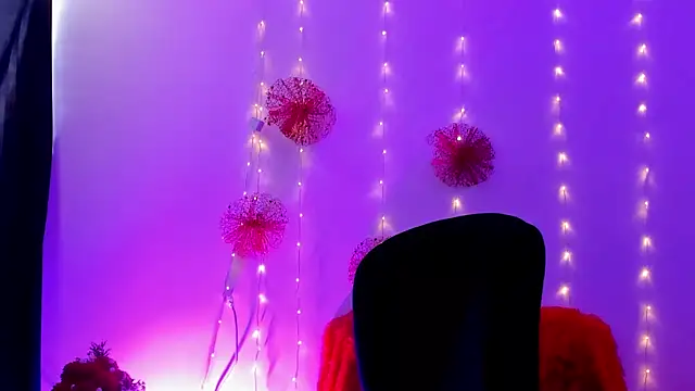 Snapshot of MIss_Kendall_ chatting on December 15, 8:36 pm MIss Kendall  online show from December 15, 8:36 pm
