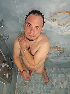 latinoflpr online show from December 14, 5:13 am