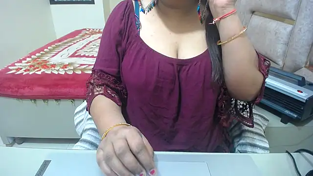 Snapshot of Shanvi_ chatting on February 19, 3:28 am Shanvi  online show from February 19, 3:28 am