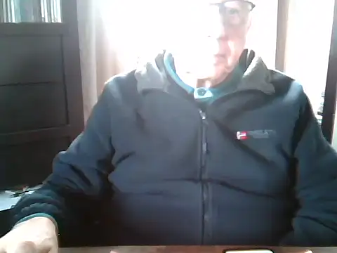 Snapshot of johnjohn622662 chatting on January 17, 2:22 pm johnjohn622662 online show from January 17, 2:22 pm