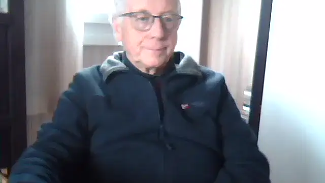 Snapshot of johnjohn622662 chatting on February 9, 1:59 pm johnjohn622662 online show from February 9, 1:59 pm