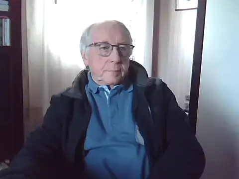 Snapshot of johnjohn622662 chatting on February 24, 3:43 pm johnjohn622662 online show from February 24, 3:43 pm