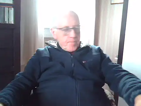 Snapshot of johnjohn622662 chatting on April 3, 2:04 pm johnjohn622662 online show from April 3, 2:04 pm