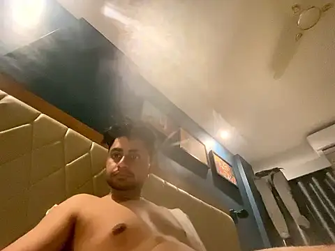 Snapshot of pops2r5 chatting on November 17, 6:57 pm pops2r5 online show from November 17, 6:57 pm