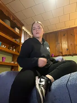 jaseyrae online show from December 18, 4:49 pm