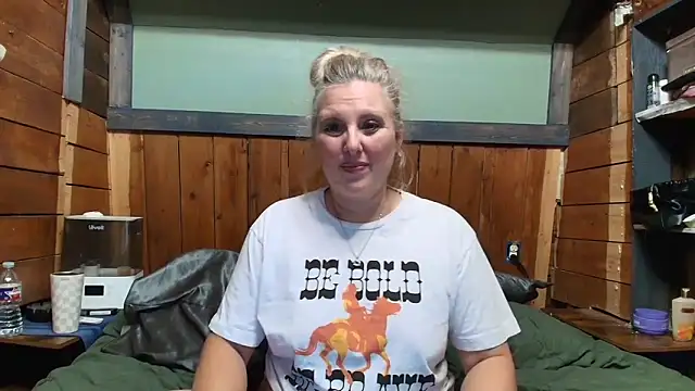 lisaxlovexxx online show from April 18, 4:16 am