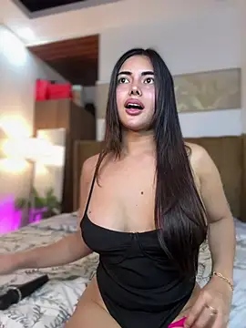 Snapshot of Bombshell_Ashy chatting on May 1, 10:03 pm Bombshell Ashy online show from May 1, 10:03 pm