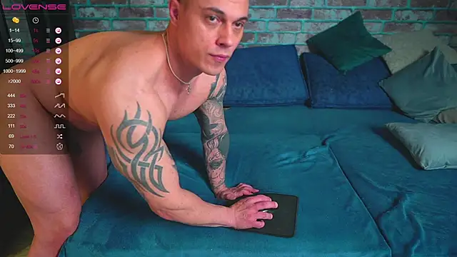 Snapshot of mark_normal chatting on March 7, 5:40 am mark normal online show from March 7, 5:40 am