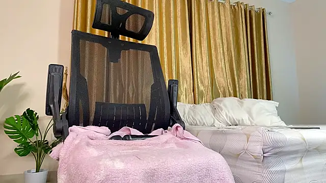 KatnessHot online show from January 4, 1:31 pm