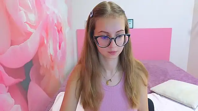 AliceAdams online show from December 4, 7:06 am