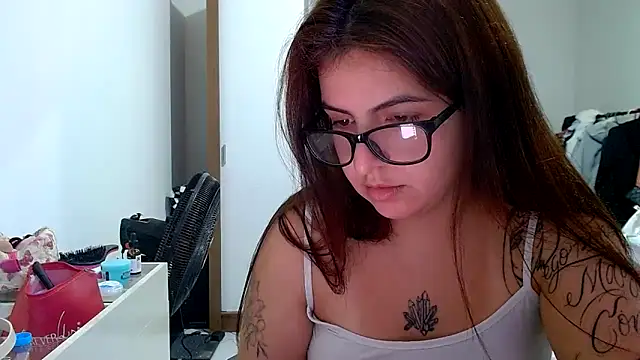 chelbyy online show from November 11, 5:02 pm