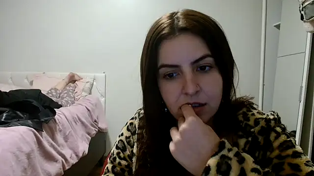 Snapshot of chelbyy chatting on May 26, 4:52 am chelbyy online show from May 26, 4:52 am