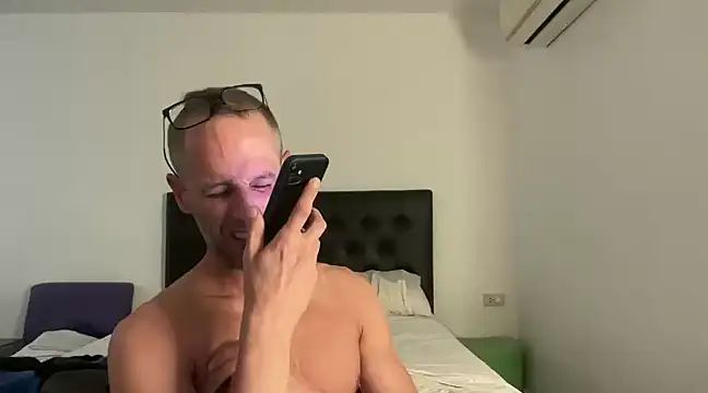 CamCrestXXX online show from January 5, 8:00 am