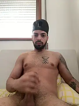Snapshot of phellipestronda chatting on May 6, 7:57 am phellipestronda online show from May 6, 7:57 am