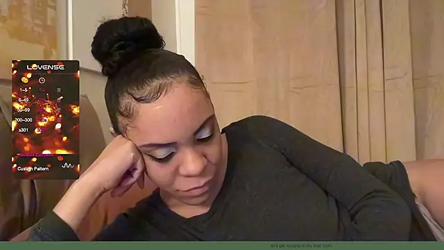 Snapshot of Sanaawest chatting on December 9, 6:01 am Sanaawest online show from December 9, 6:01 am