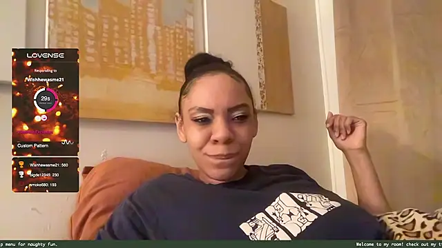 Snapshot of Sanaawest chatting on December 17, 1:27 pm Sanaawest online show from December 17, 1:27 pm