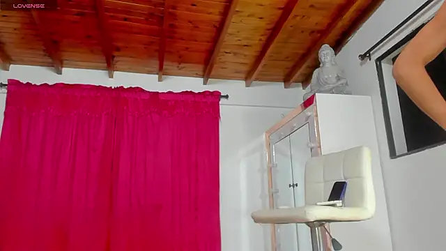 emily hornett online show from February 28, 3:18 am