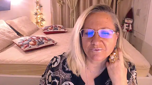 Snapshot of Raisshy chatting on December 21, 3:31 pm Raisshy online show from December 21, 3:31 pm