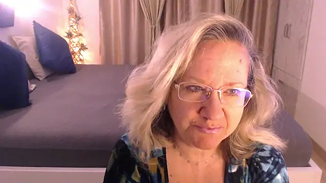 Snapshot of Raisshy chatting on January 14, 5:30 am Raisshy online show from January 14, 5:30 am