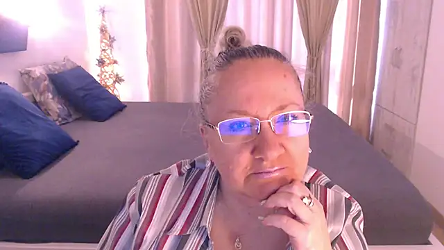 Snapshot of Raisshy chatting on January 19, 11:45 am Raisshy online show from January 19, 11:45 am