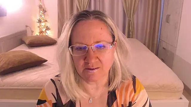 Snapshot of Raisshy chatting on January 22, 12:49 pm Raisshy online show from January 22, 12:49 pm