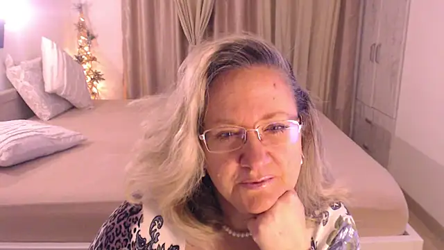 Snapshot of Raisshy chatting on February 25, 4:24 am Raisshy online show from February 25, 4:24 am