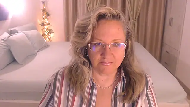 Snapshot of Raisshy chatting on October 14, 4:52 pm Raisshy online show from October 14, 4:52 pm