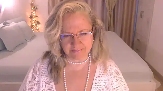 Snapshot of Raisshy chatting on October 15, 4:56 am Raisshy online show from October 15, 4:56 am