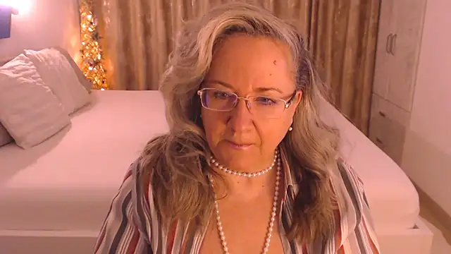 Raisshy online show from March 3, 5:13 am