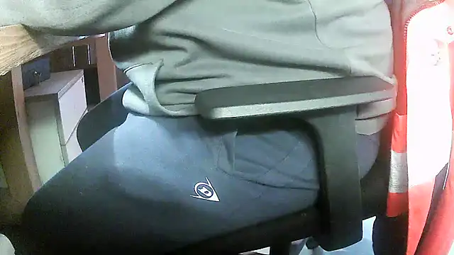 Snapshot of Cygnus58topchef chatting on October 6, 7:28 am Cygnus58topchef online show from October 6, 7:28 am