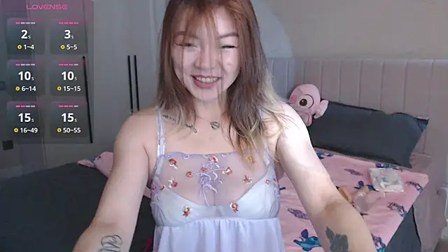 Snapshot of Nyx_Lina chatting on May 27, 2:19 am Nyx Lina online show from May 27, 2:19 am