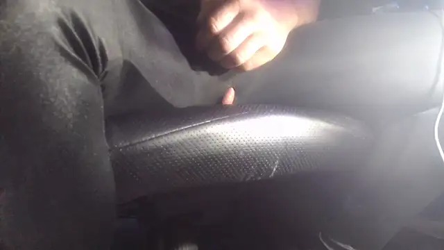 Snapshot of mobotix85 chatting on October 19, 1:34 pm mobotix85 online show from October 19, 1:34 pm