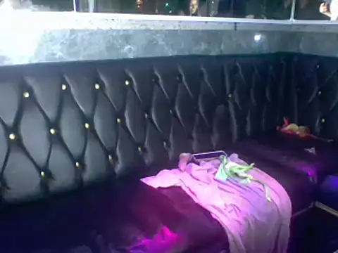 Snapshot of casaldeliciabrazil chatting on February 14, 8:21 am casaldeliciabrazil online show from February 14, 8:21 am