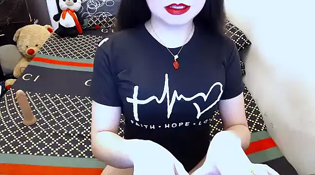 Snapshot of VeryFeminineTrans chatting on December 5, 12:55 pm VeryFeminineTrans online show from December 5, 12:55 pm