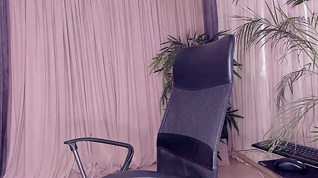 daisyd001 online show from February 3, 8:02 am