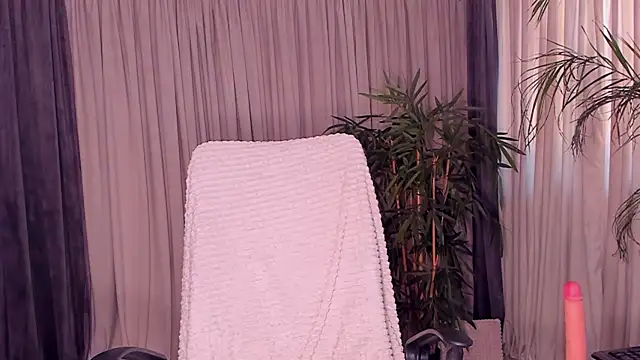 daisyd001 online show from February 12, 9:20 am