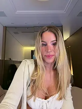 Snapshot of jasminesummer chatting on July 20, 3:25 pm jasminesummer online show from July 20, 3:25 pm