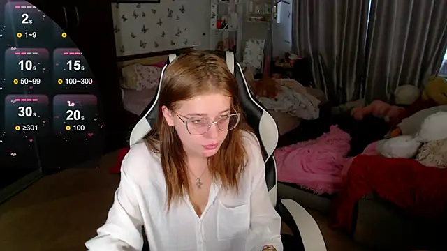 Kira honeyy online show from April 12, 6:40 am