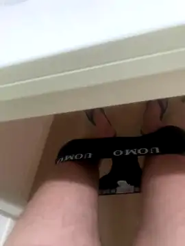 Snapshot of Bravissimo81 chatting on November 7, 10:21 pm Bravissimo81 online show from November 7, 10:21 pm