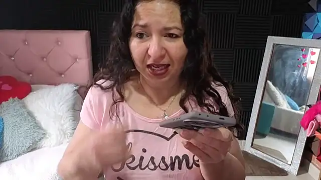 katifoxx online show from April 21, 2:12 pm