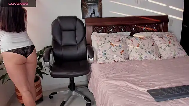 Ariella tits online show from January 19, 10:17 pm