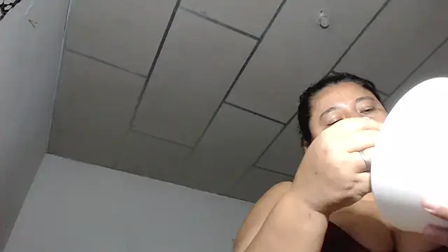 adrixxx38 online show from March 11, 5:02 am