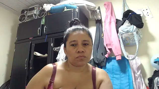 adrixxx38 online show from April 6, 9:16 pm