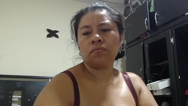 adrixxx38 online show from May 29, 7:39 am