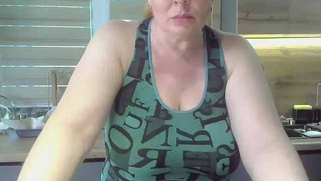 Snapshot of FreeMyFire chatting on February 27, 6:29 am FreeMyFire online show from February 27, 6:29 am