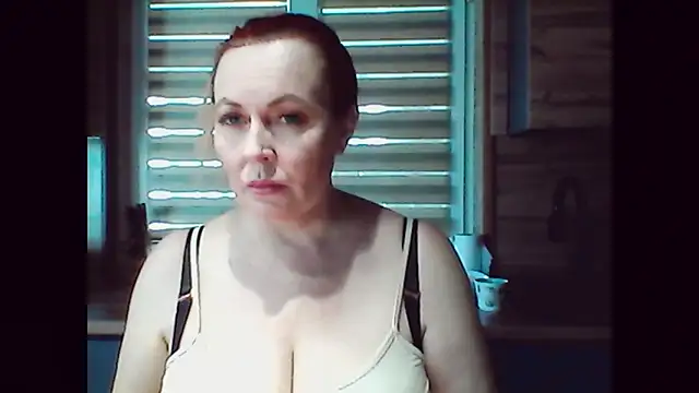 Snapshot of FreeMyFire chatting on March 19, 1:32 am FreeMyFire online show from March 19, 1:32 am