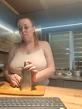 Snapshot of FreeMyFire chatting on March 19, 4:36 am FreeMyFire online show from March 19, 4:36 am