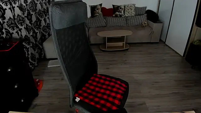 Charlotte Diamonds online show from April 22, 3:53 am