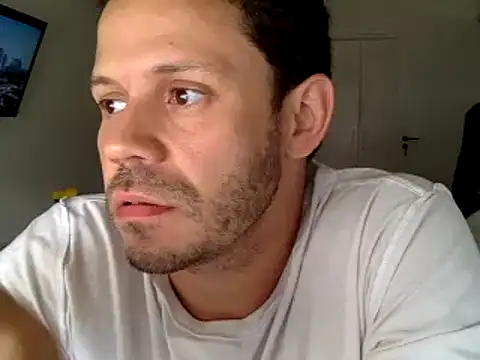 Snapshot of FelipeRiver chatting on February 4, 3:47 pm FelipeRiver online show from February 4, 3:47 pm