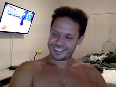 Snapshot of FelipeRiver chatting on February 6, 2:22 am FelipeRiver online show from February 6, 2:22 am